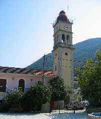 Kirche in Richtung Berg