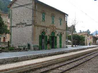 Bahnhof Bonyola