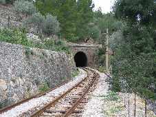 Tunnel bei Can Montreals