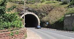 Tunnel nach Ponta de Sao Lourenco